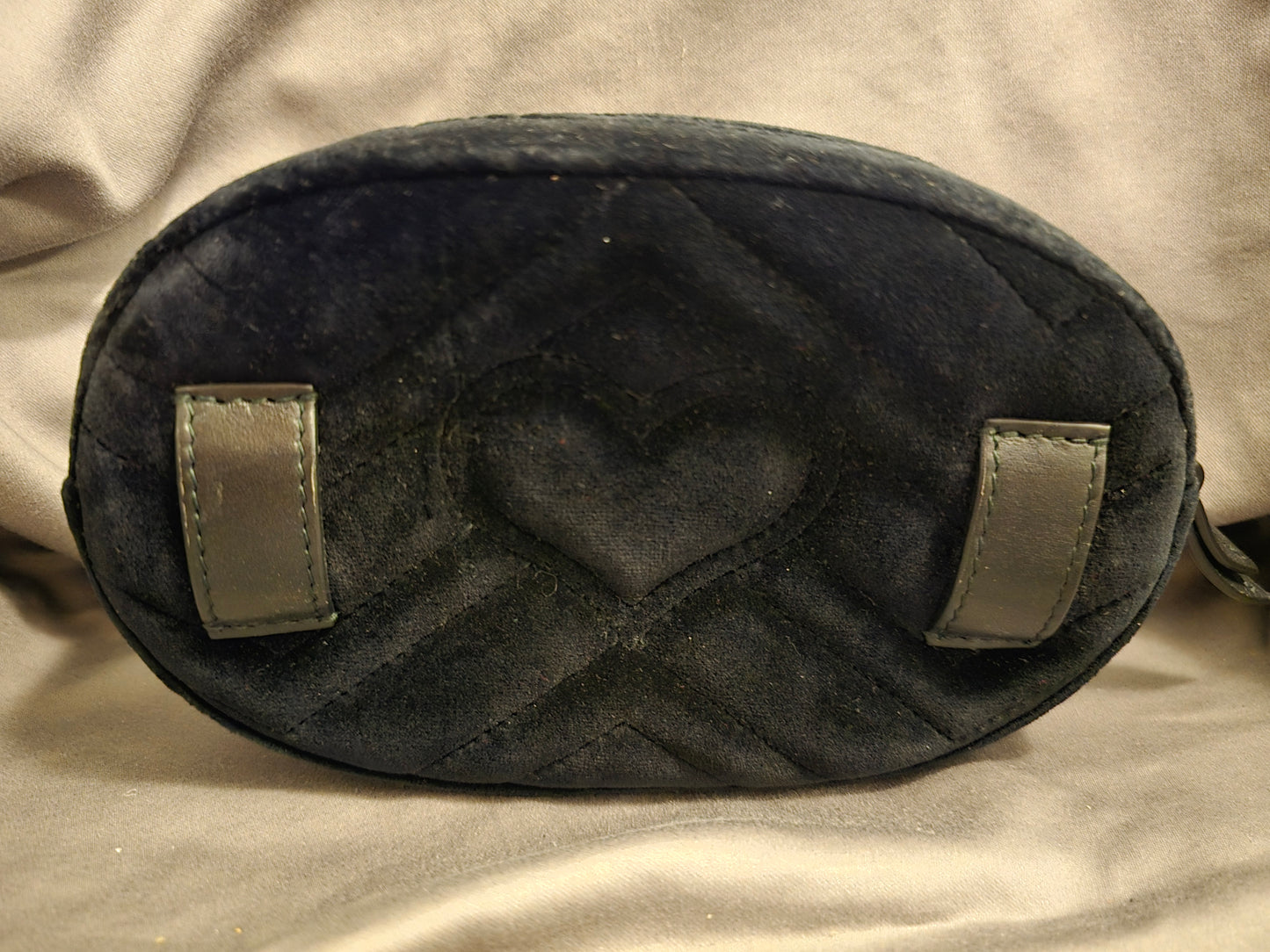 GG MARMONT OVAL VELVET HANDBAG Preloved <3