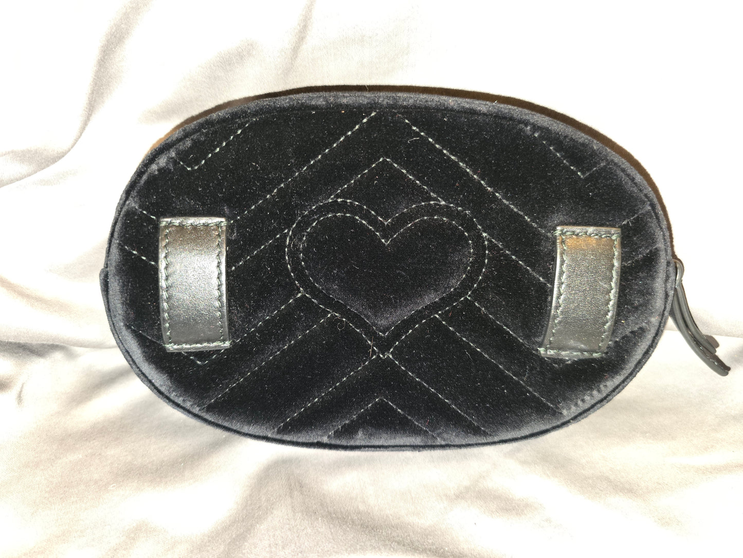 GG MARMONT OVAL VELVET HANDBAG Preloved <3
