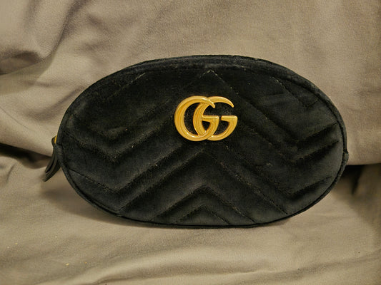 GG MARMONT OVAL VELVET HANDBAG Preloved <3