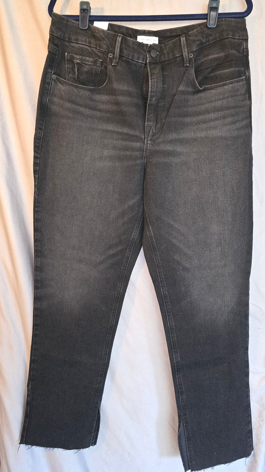 GOOD AMERICAN STRAIGHT LEG RAW HEM JEANS